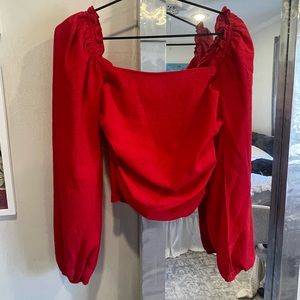 Super cute long sleeve top!